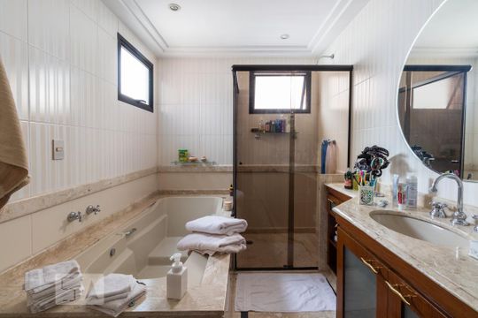 Comprar apartamento com 4 quartos e varanda, aceita pets. — Banheiro Suite 4