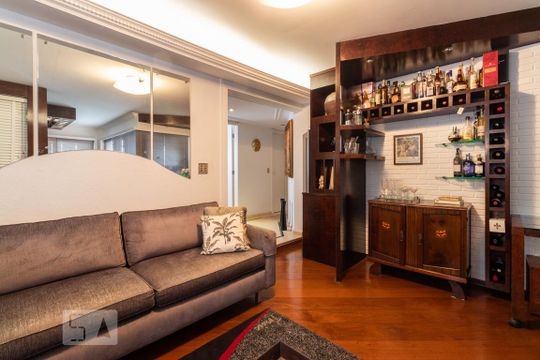 Comprar apartamento com 4 quartos e varanda, aceita pets. — Sala 