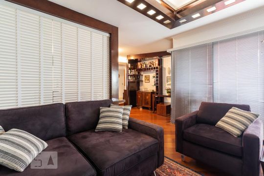 Comprar apartamento com 4 quartos e varanda, aceita pets. — Sala