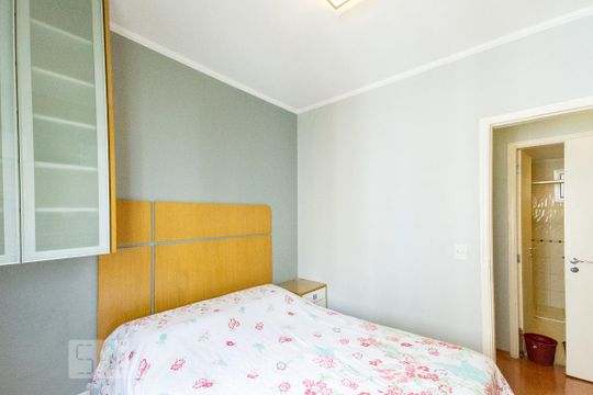 Venda de apartamento mobiliado com 3 quartos e piscina no condomínio. — Quarto 2