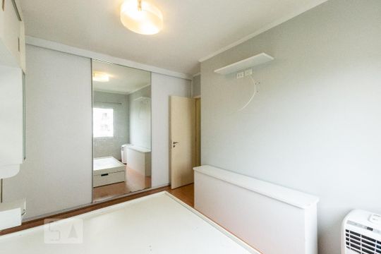 Venda de apartamento mobiliado com 3 quartos e piscina no condomínio. — Quarto 1