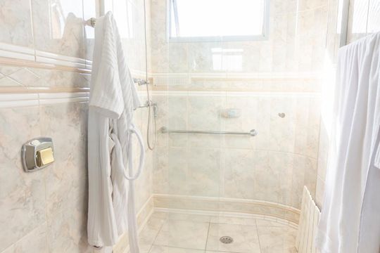 Compra de apartamento em Perdizes: 3 quartos, 1 suíte, churrasqueira. — Banheiro da Suíte