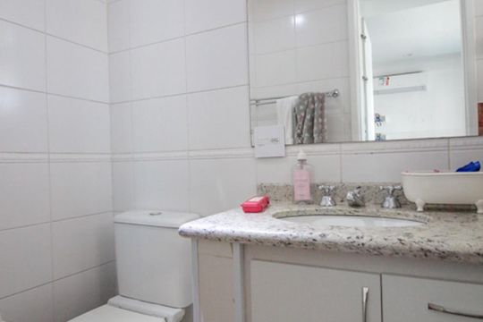 Venda de apartamento com 3 quartos, varanda gourmet, academia e permite pets em Perdizes para compra. — banheiro