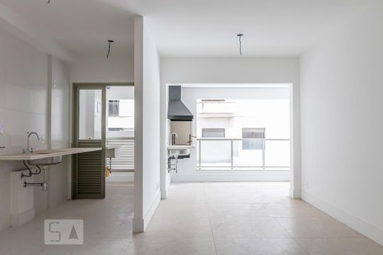 Alugar apartamento com 2 quartos, 1 suíte, varanda, academia e piscina no condomínio. — foto 1