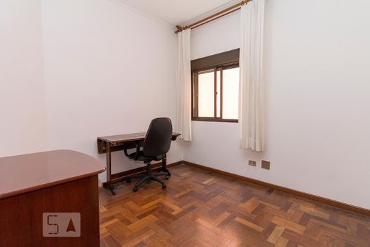 Compra de apartamento mobiliado com 4 quartos, 3 suítes e instalações de churrasqueira e academia. — Quarto suíte 3