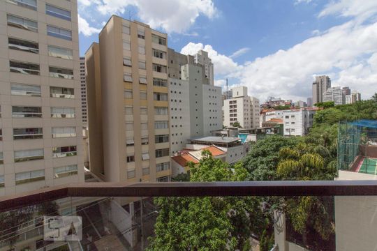 Compra de apartamento mobiliado com 4 quartos, 3 suítes e instalações de churrasqueira e academia. — Sala - Vista da varanda
