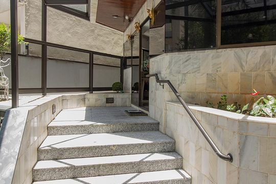Compra de apartamento mobiliado com 4 quartos, 3 suítes e instalações de churrasqueira e academia. — foto 89
