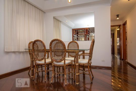 Compra de apartamento mobiliado com 4 quartos, 3 suítes e instalações de churrasqueira e academia. — Sala de Jantar
