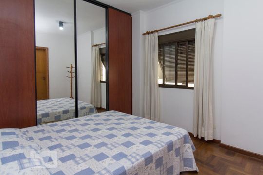Compra de apartamento mobiliado com 4 quartos, 3 suítes e instalações de churrasqueira e academia. — Quarto suíte 2 - Armários