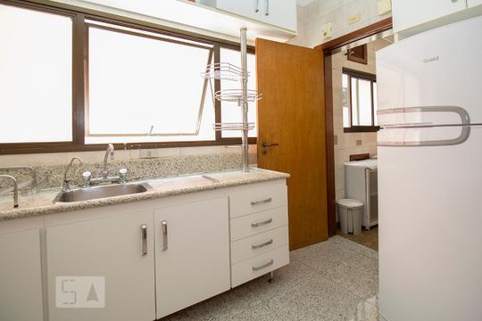 Compra de apartamento mobiliado com 4 quartos, 3 suítes e instalações de churrasqueira e academia. — foto 61