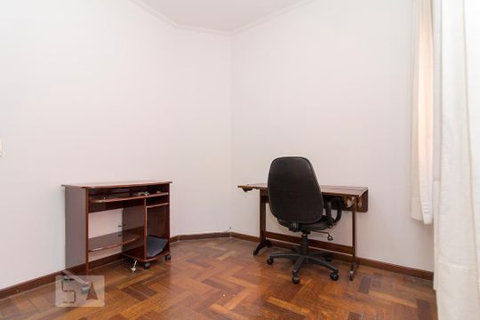 Compra de apartamento mobiliado com 4 quartos, 3 suítes e instalações de churrasqueira e academia. — Quarto suíte 3