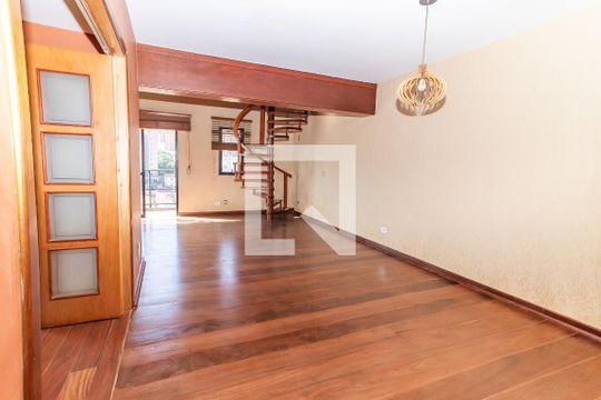 Venda de apartamento no Alto da Lapa, 3 quartos, quintal e churrasqueira no condomínio. — Sala