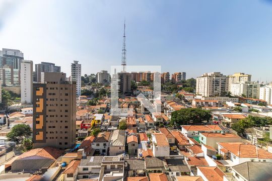 Venda de apartamento no Alto da Lapa, 3 quartos, quintal e churrasqueira no condomínio. — Vista Suíte