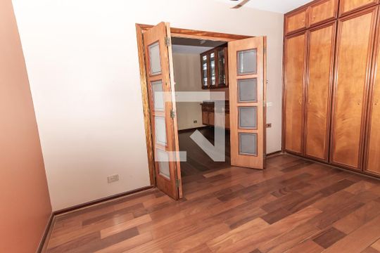 Venda de apartamento no Alto da Lapa, 3 quartos, quintal e churrasqueira no condomínio. — Quarto 1