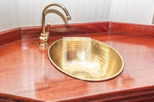 Venda de apartamento no Alto da Lapa, 3 quartos, quintal e churrasqueira no condomínio. — Lavabo