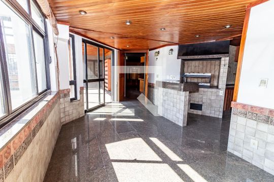 Venda de apartamento no Alto da Lapa, 3 quartos, quintal e churrasqueira no condomínio. — Churrasqueira