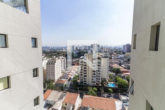 Venda de apartamento no Alto da Lapa, 3 quartos, quintal e churrasqueira no condomínio. — Lavanderia