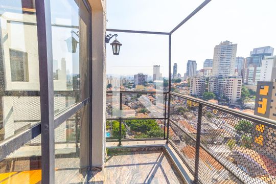Venda de apartamento no Alto da Lapa, 3 quartos, quintal e churrasqueira no condomínio. — Varanda da Sala