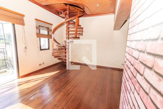 Venda de apartamento no Alto da Lapa, 3 quartos, quintal e churrasqueira no condomínio. — Sala