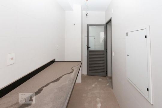 Comprar apartamento em Campo Belo com 3 quartos, varanda gourmet e academia no condomínio. — Lavanderia
