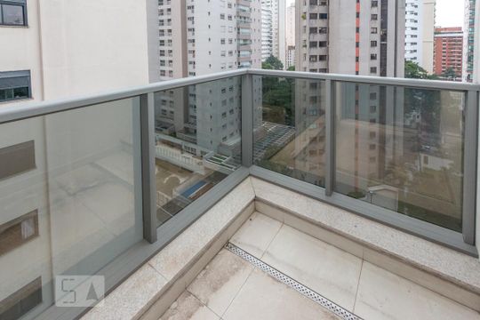 Comprar apartamento em Campo Belo com 3 quartos, varanda gourmet e academia no condomínio. — Sacada da Suite 1