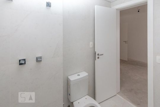 Comprar apartamento em Campo Belo com 3 quartos, varanda gourmet e academia no condomínio. — Banheiro da Suite 1