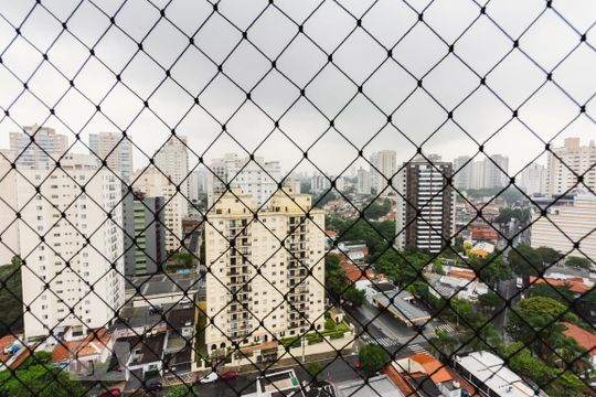 Venda de apartamento com 4 quartos, varanda e varanda gourmet. Ótima opção para comprar. — Sala 2 Varanda Vista