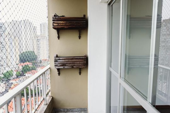 Venda de apartamento com 4 quartos, varanda e varanda gourmet. Ótima opção para comprar. — Sala 1 Varanda
