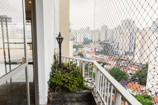 Venda de apartamento com 4 quartos, varanda e varanda gourmet. Ótima opção para comprar. — Sala 2 Varanda