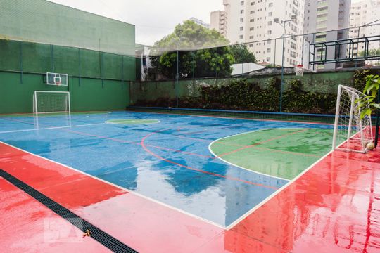 Venda de apartamento com 4 quartos, varanda e varanda gourmet. Ótima opção para comprar. — Playground