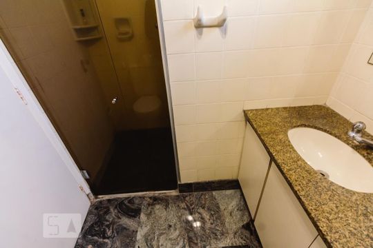 Venda de apartamento com 4 quartos, varanda e varanda gourmet. Ótima opção para comprar. — Banheiro 2