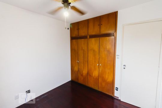 Venda de apartamento com 4 quartos, varanda e varanda gourmet. Ótima opção para comprar. — Quarto 2