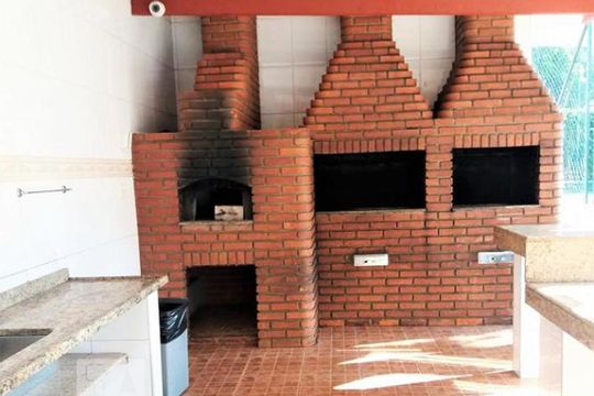 Venda de apartamento com 4 quartos, varanda e varanda gourmet. Ótima opção para comprar. — Churrasqueira