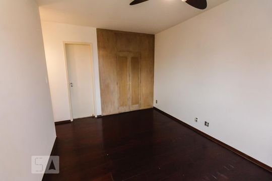Venda de apartamento com 4 quartos, varanda e varanda gourmet. Ótima opção para comprar. — Suíte 1