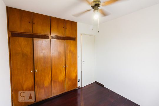 Venda de apartamento com 4 quartos, varanda e varanda gourmet. Ótima opção para comprar. — Quarto 2