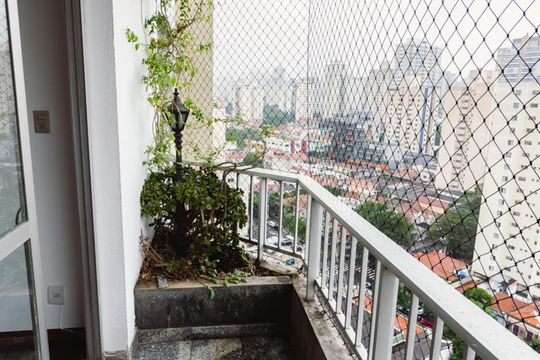 Venda de apartamento com 4 quartos, varanda e varanda gourmet. Ótima opção para comprar. — Sala 1 Varanda