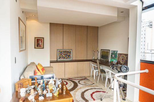 Venda de apartamento com 4 quartos, varanda gourmet, piscina e churrasqueira. — Sala 2