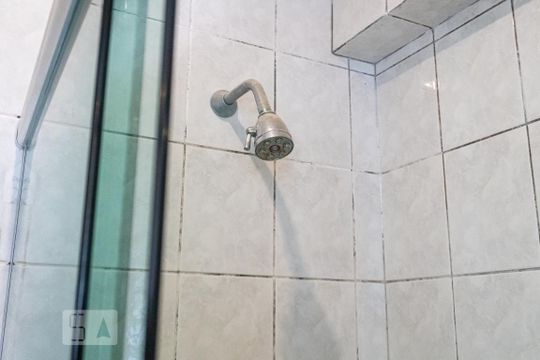 Venda de apartamento com 4 quartos, varanda gourmet, piscina e churrasqueira. — Banheiro da Suíte 2