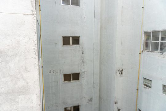 Venda de apartamento com 4 quartos, varanda gourmet, piscina e churrasqueira. — Vista do Quarto 2