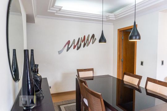 Venda de apartamento com 4 quartos, varanda gourmet, piscina e churrasqueira. — Sala 1