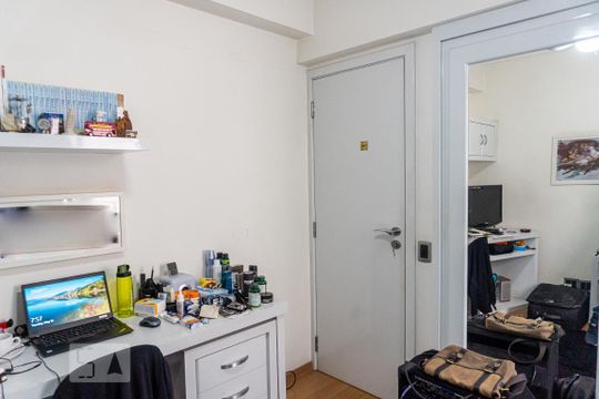 Venda de apartamento com 4 quartos, varanda gourmet, piscina e churrasqueira. — Quarto 2