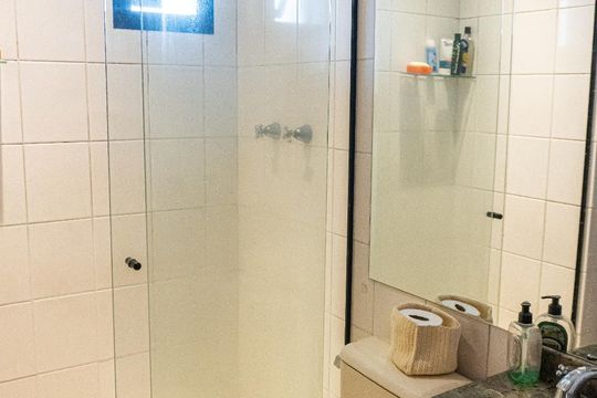 Venda de apartamento com 4 quartos, varanda gourmet, piscina e churrasqueira. — Banheiro Social