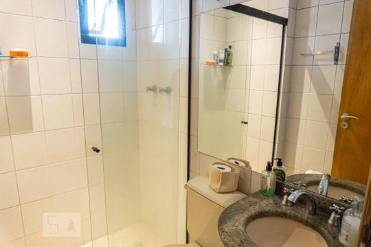 Venda de apartamento com 4 quartos, varanda gourmet, piscina e churrasqueira. — Banheiro Social