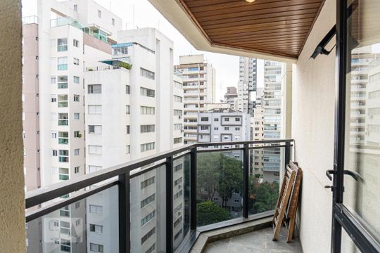 Venda de apartamento com 4 quartos, varanda gourmet, piscina e churrasqueira. — Varanda