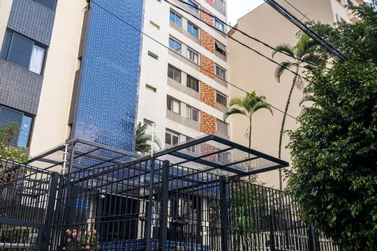 Venda de apartamento com 4 quartos, varanda gourmet, piscina e churrasqueira. — Fachada