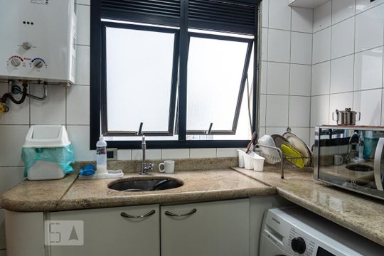 Venda de apartamento com 4 quartos, varanda gourmet, piscina e churrasqueira. — Cozinha