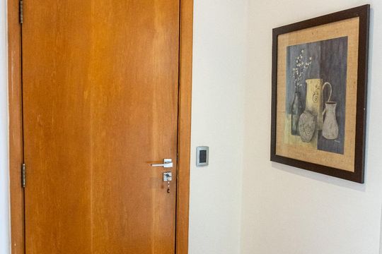 Venda de apartamento com 4 quartos, varanda gourmet, piscina e churrasqueira. — Hall de Entrada