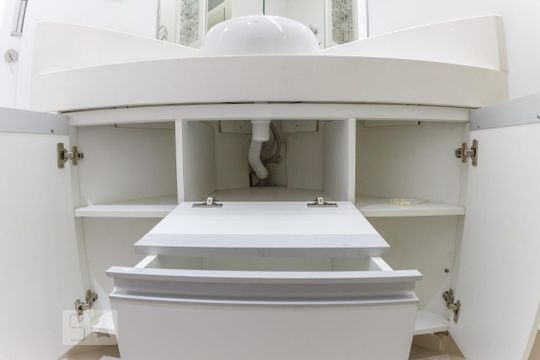 Venda de apartamento na Vila da Saúde com varanda e piscina no condomínio. — Banheiro 2