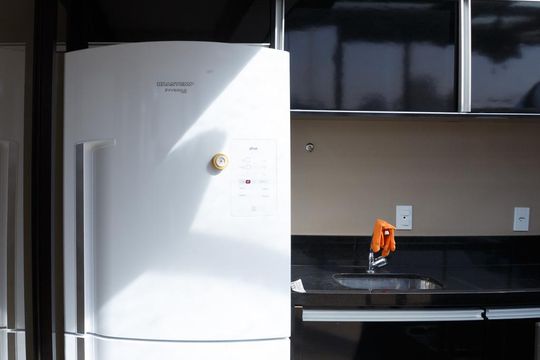 Venda de apartamento na Vila da Saúde com varanda e piscina no condomínio. — Churrasqueira