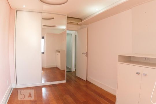 Venda de apartamento na Vila da Saúde com varanda e piscina no condomínio. — Quarto 2